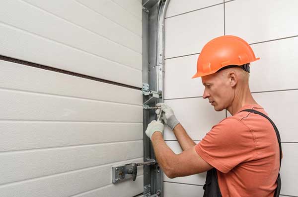 Why Should a Garage Door Be Repaired by Experts?