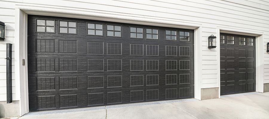 black-modern-garage-doors-chicago A modern black garage door in Chicago